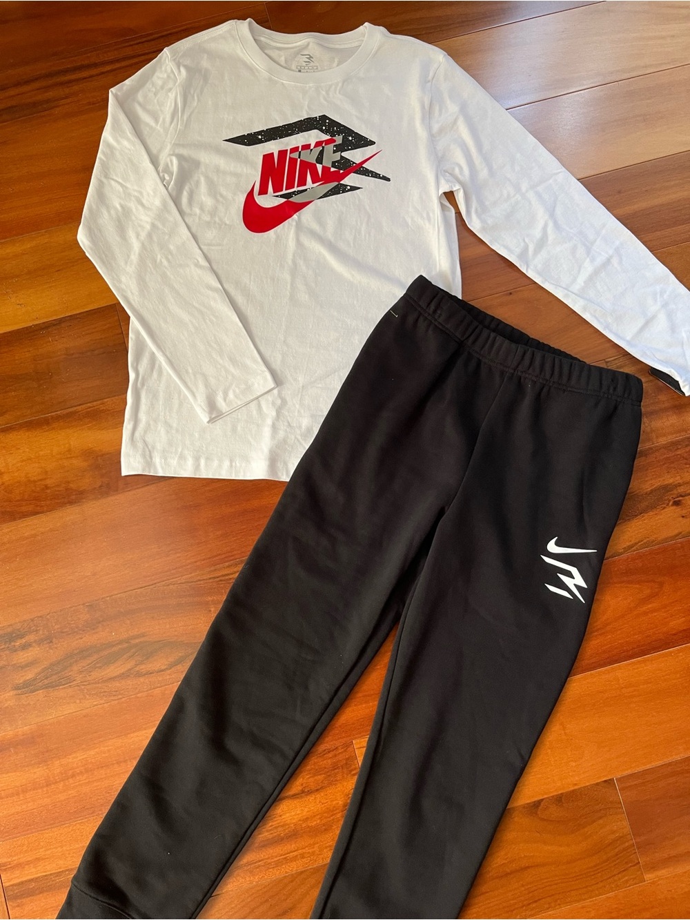 *NWT* Boys Nike 3BRAND Long Sleeve Tee & Pant Size L